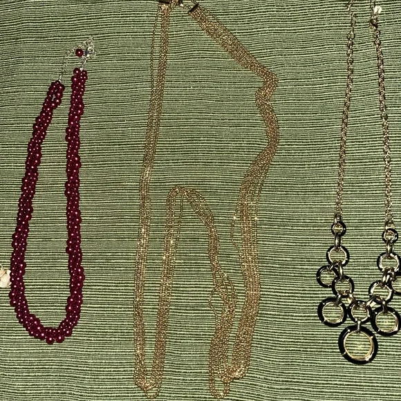 Jewelry Bundle of 4 Assorted Necklaces - Picture 7 of 7